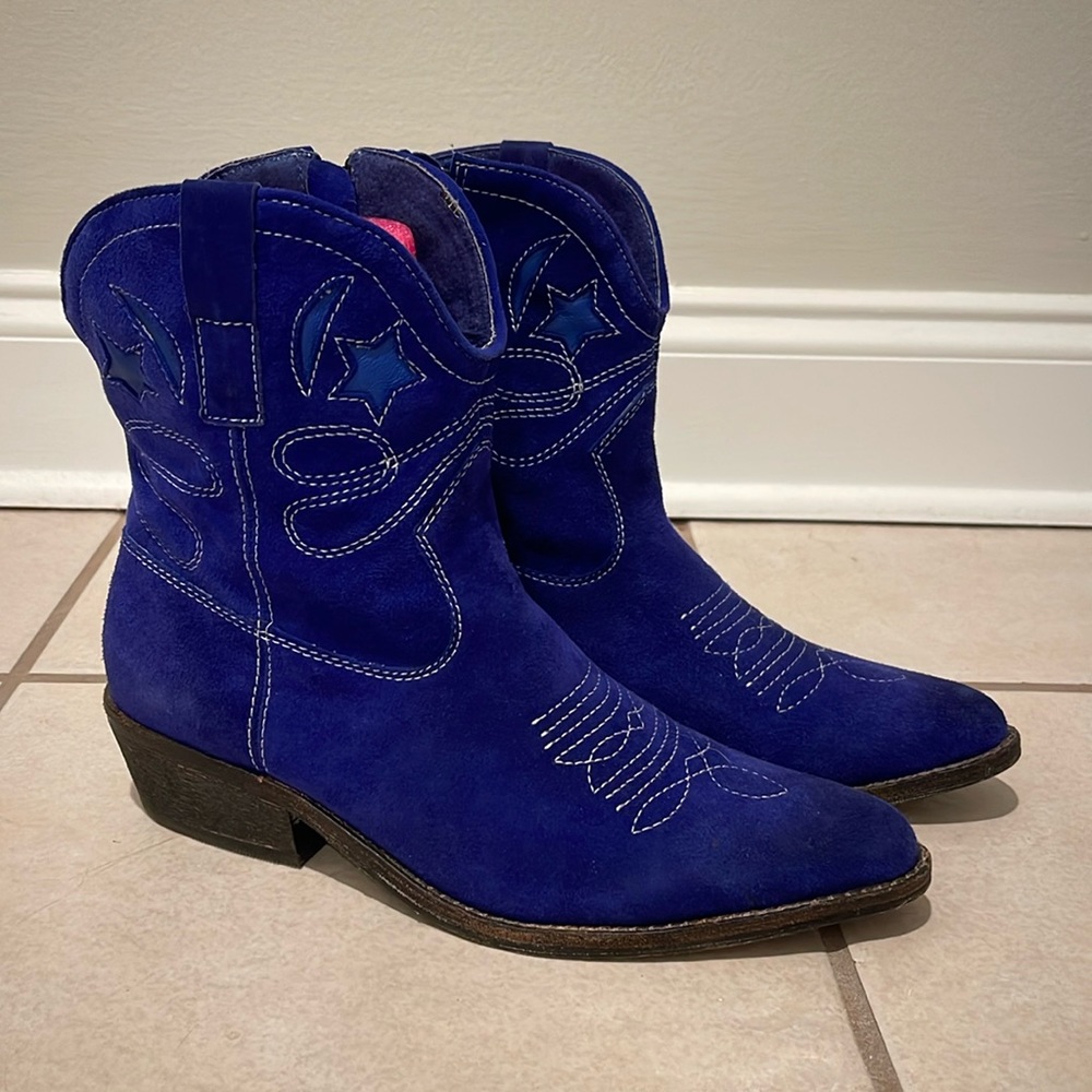 blue suede boots